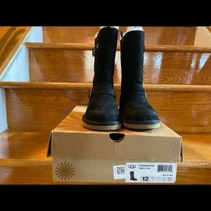 NIB ‘Kensington’ UGG boot. Size 12